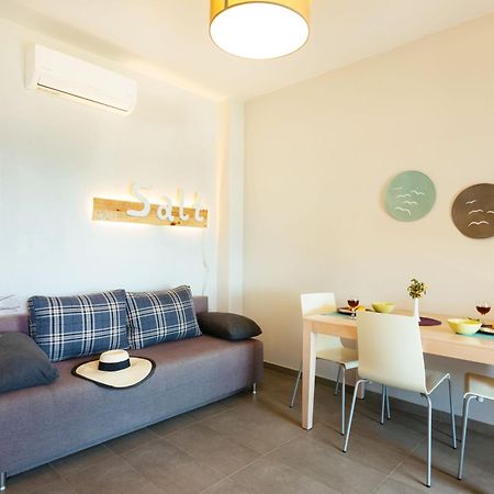 Sea View Luxury Apartments Плакіас Екстер'єр фото