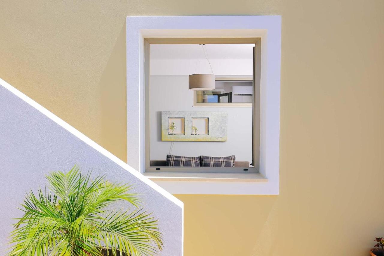 Sea View Luxury Apartments Плакіас Екстер'єр фото