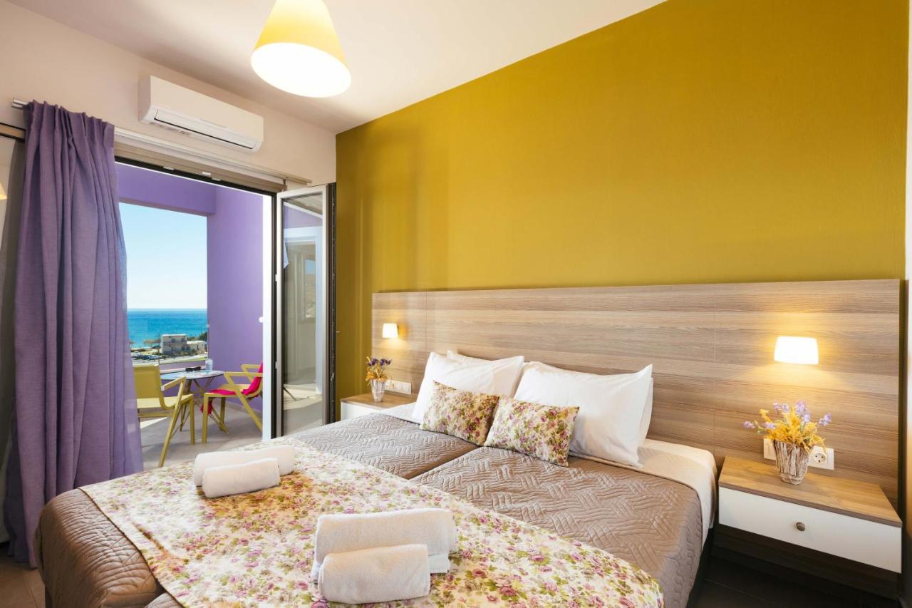 Sea View Luxury Apartments Плакіас Екстер'єр фото