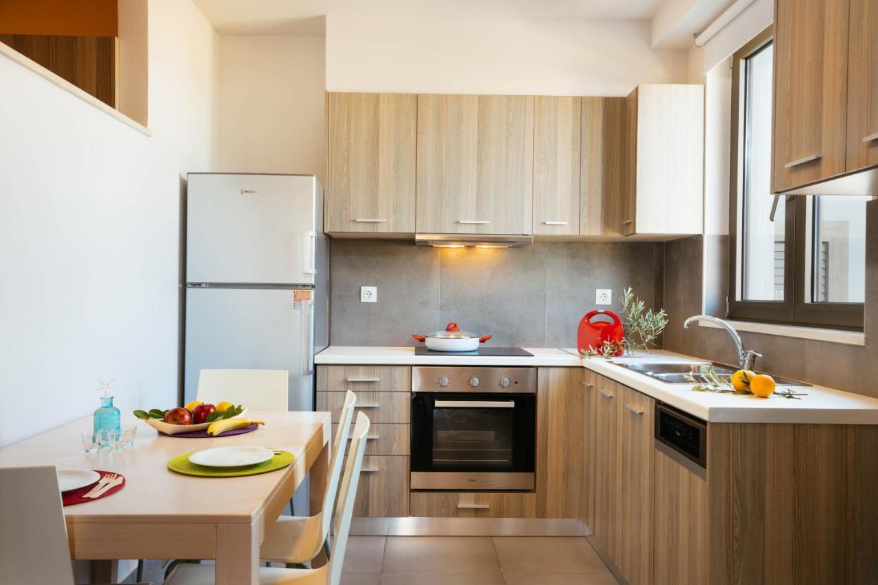 Sea View Luxury Apartments Плакіас Екстер'єр фото