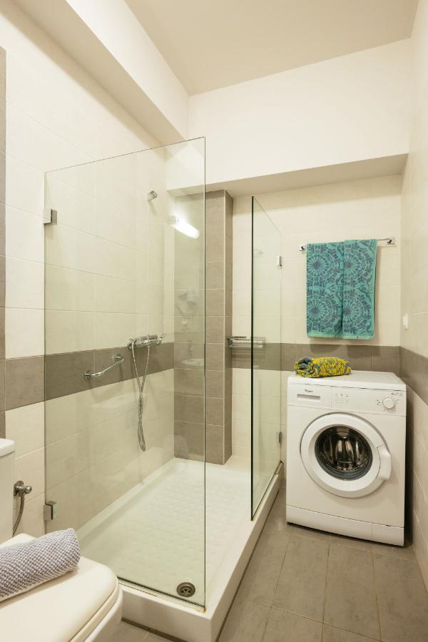 Sea View Luxury Apartments Плакіас Екстер'єр фото