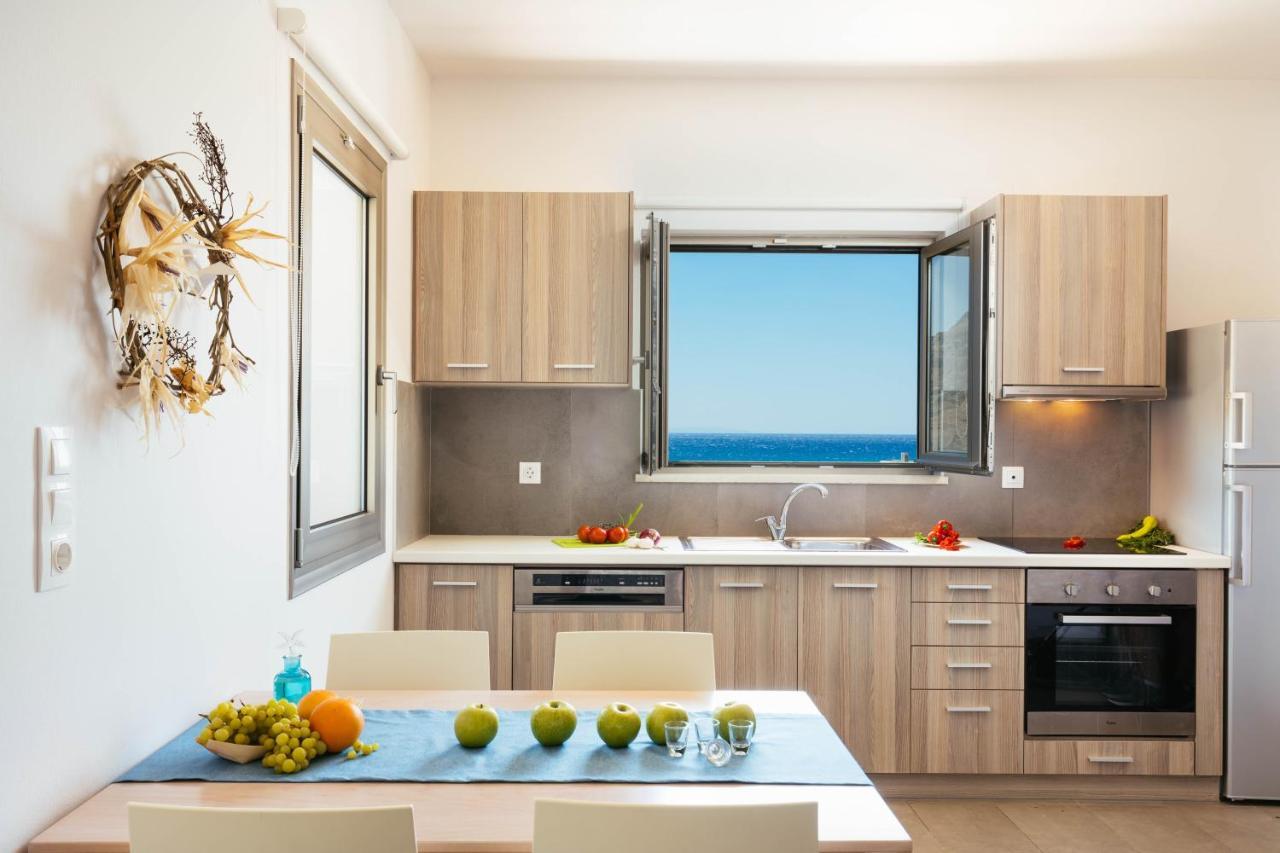Sea View Luxury Apartments Плакіас Екстер'єр фото