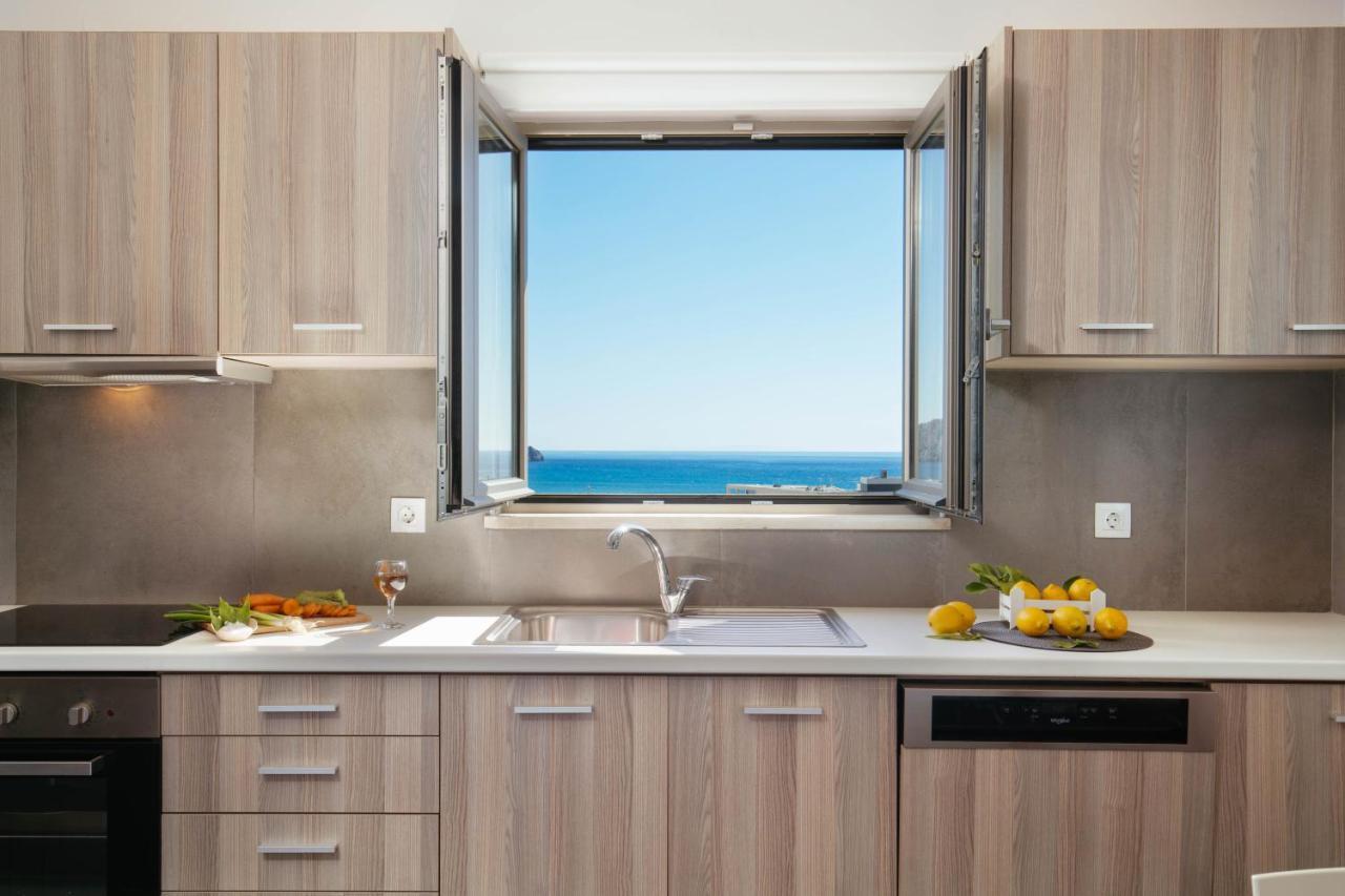 Sea View Luxury Apartments Плакіас Екстер'єр фото
