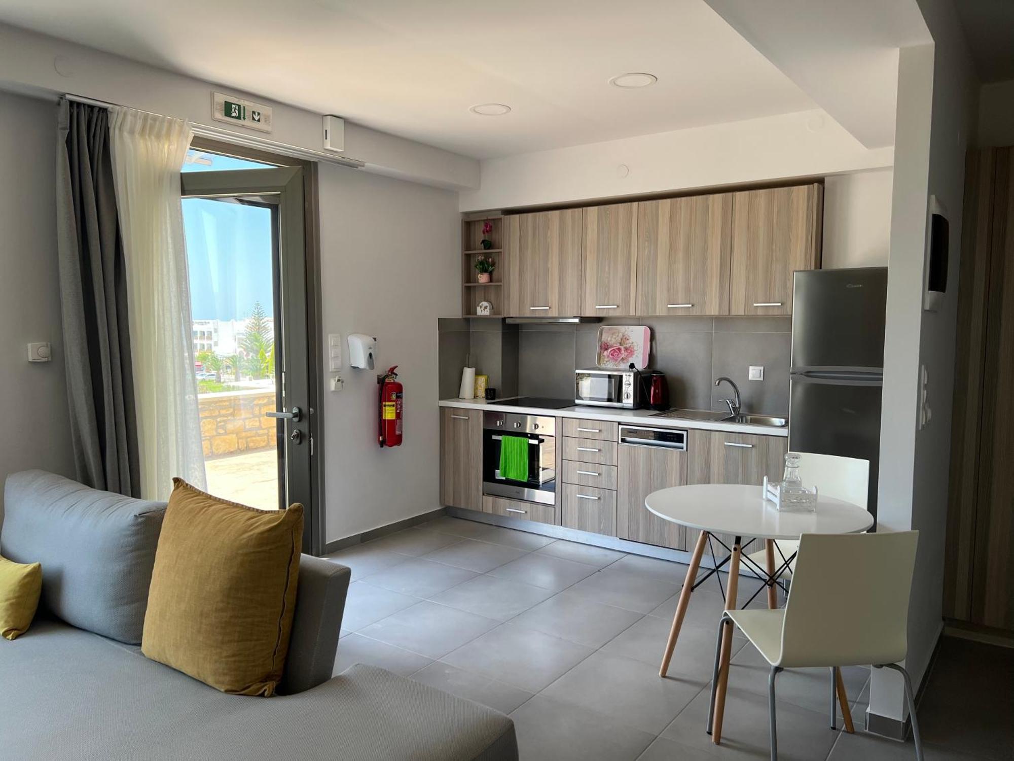 Sea View Luxury Apartments Плакіас Екстер'єр фото